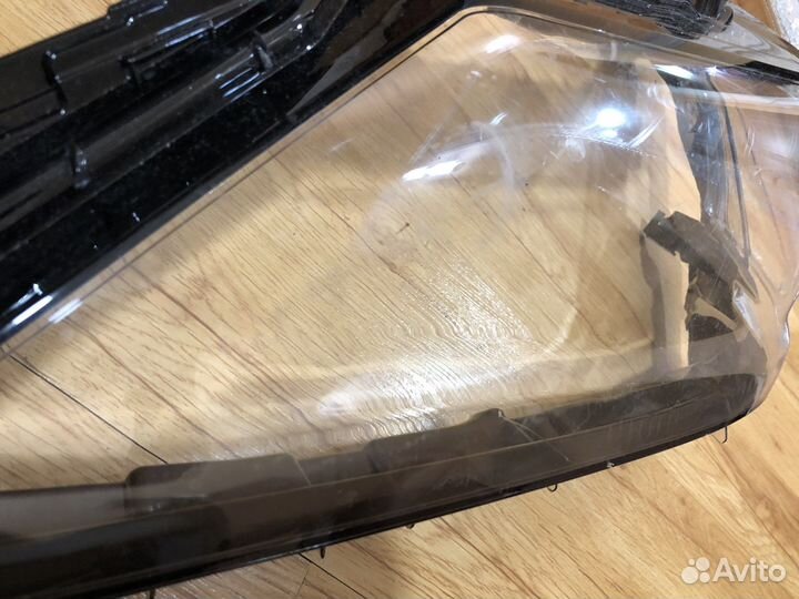 Стекло фары передней левой Lexus LX 3