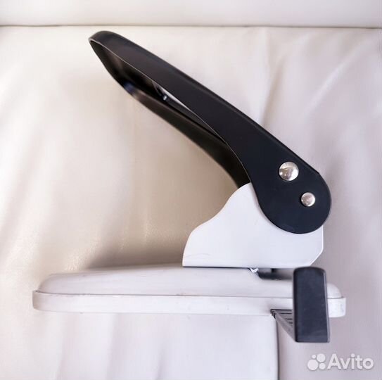 Дырокол мощный Laco L3100 70 листов