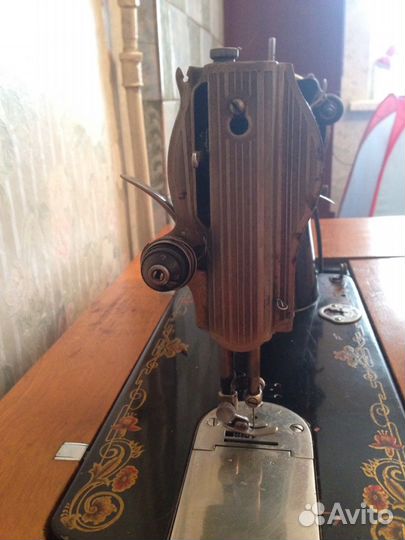 Машинка швейная