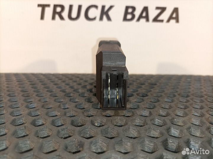 81259070317 Кнопка подогрева сидений