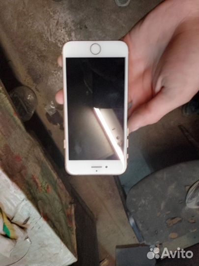 iPhone 8, 64 ГБ