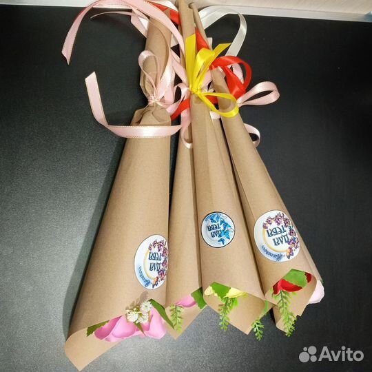 Букеты из мыльных роз в крафте