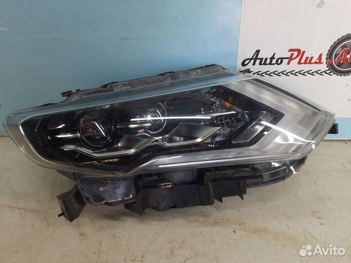 Фара правая Nissan x-trail T-32 оригинал