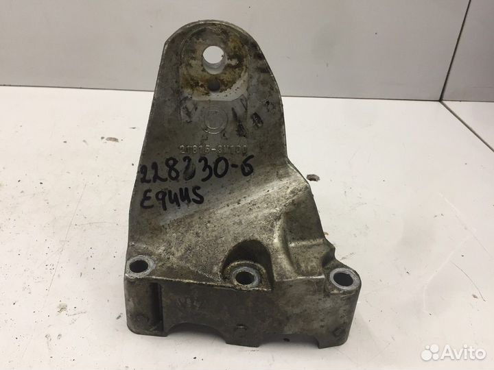 Кронштейн двигателя левый