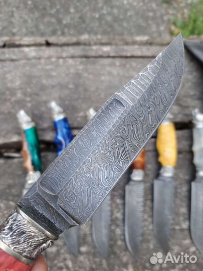 Нож из дамасской стали
