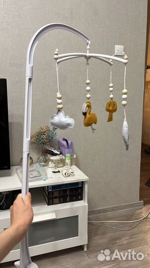 Детская кроватка с маятником круглая