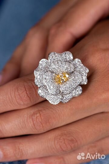 Кольцо RalfDiamonds Flower 5.82 ct White Gold & Diamonds RDR