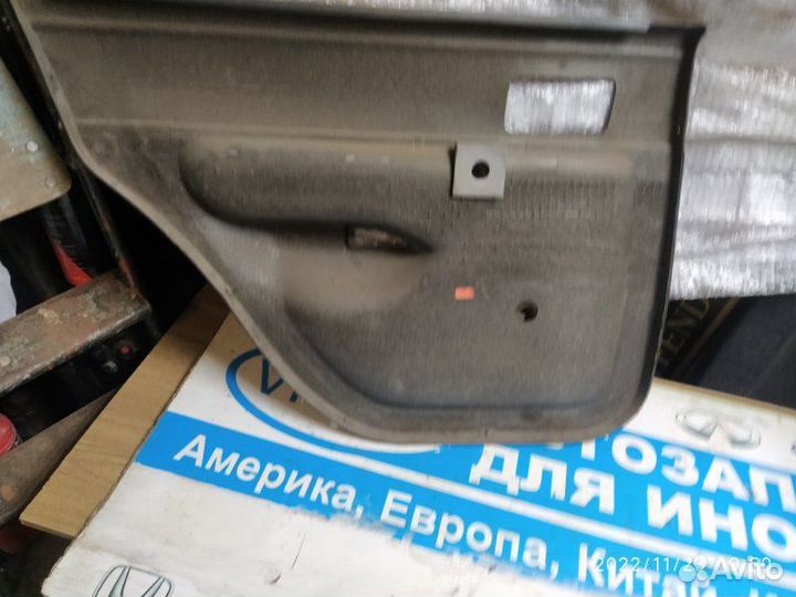 Обшивка двери задняя правая Ford Escort 90-00