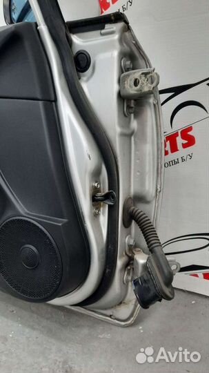 Дверь передняя левая Honda Civic 4d