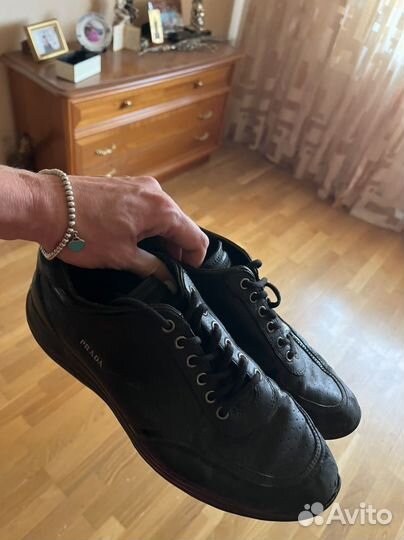 Кожаные кроссовки Prada 38