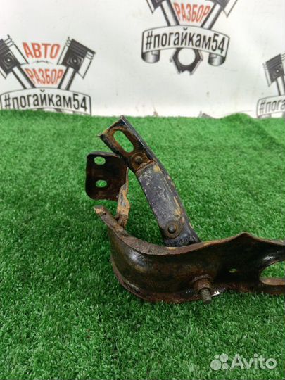 Планка радиатора Ford Focus DFW eydb 2004
