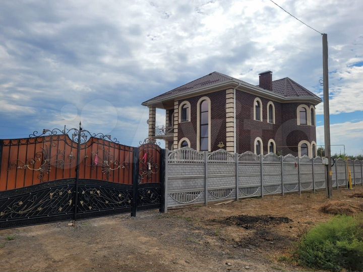 Дом 227,9 м² на участке 10 сот.