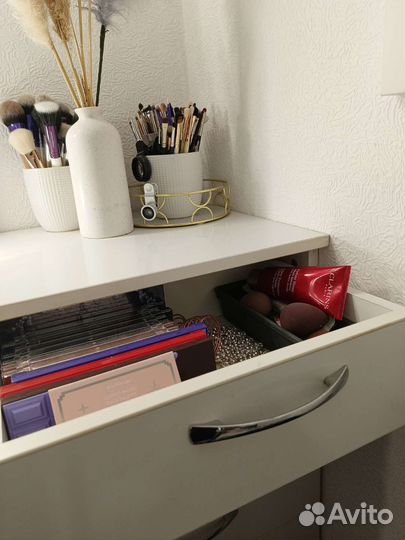 Комод для косметики