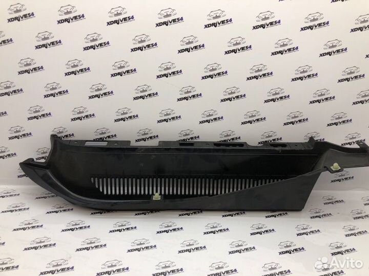 Направляющая шторки багажника задняя левая Bmw X6