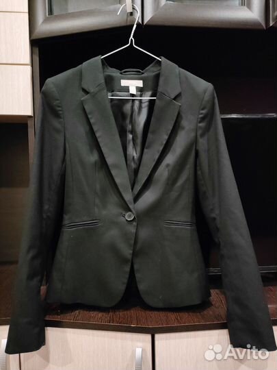 Пиджаки женские 40 размера (серый и черный)