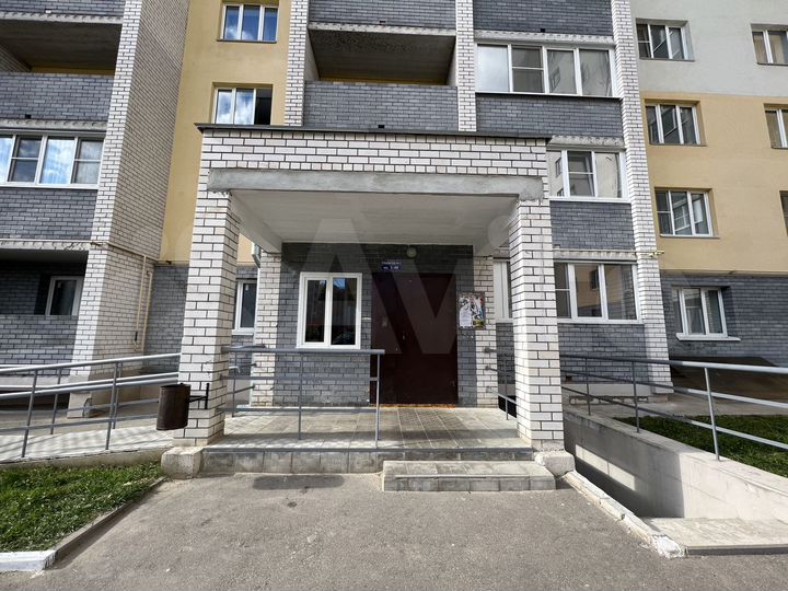 2-к. квартира, 66 м², 1/10 эт.