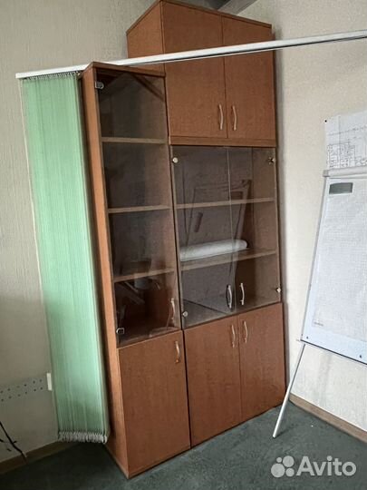 Книжный шкаф