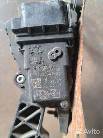 Педаль газа Volvo S40