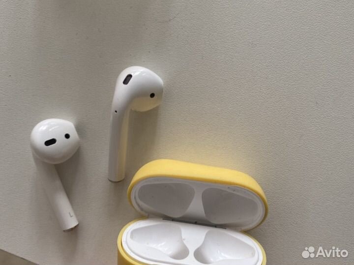 Беспроводные наушники airpods