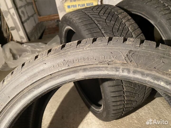 Goodyear UltraGrip Winter 255/35 R19 96V