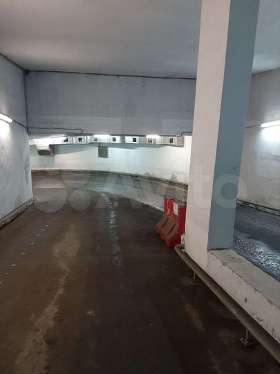 Машиноместо, 15 м²