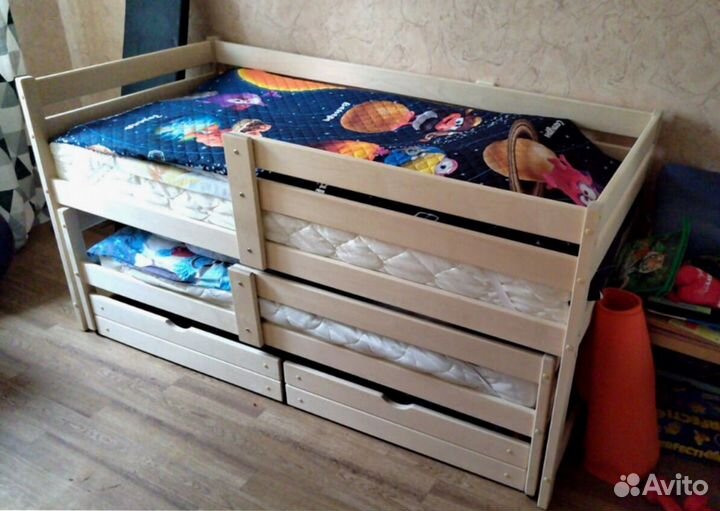 Двухъярусная кровать