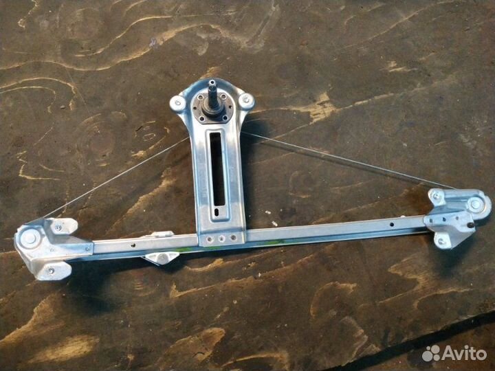 Стеклоподъемник задний левый Opel Zafira B минивэн