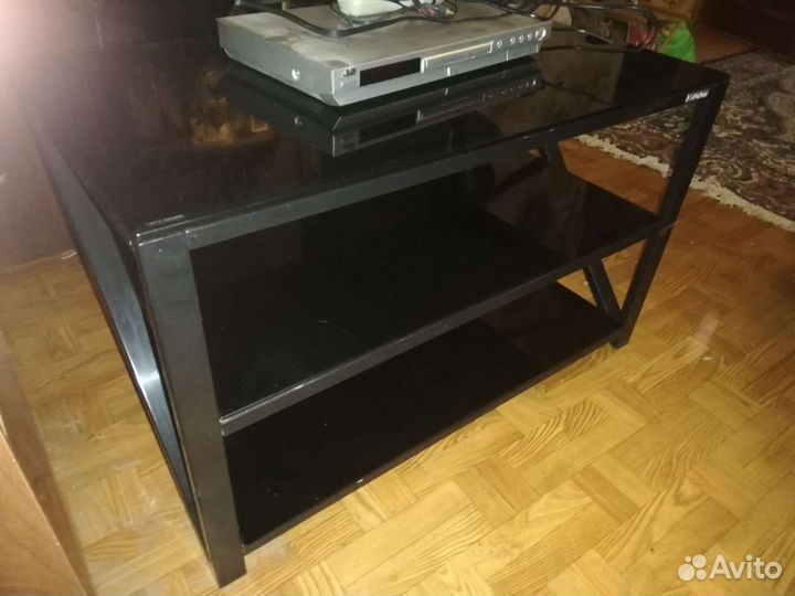 Столик под телевизор стеклянный