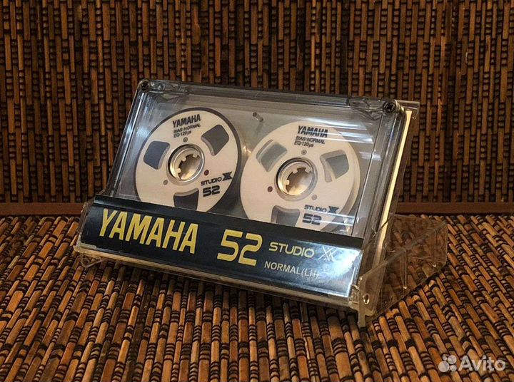 Аудио кассеты с катушками бобинками