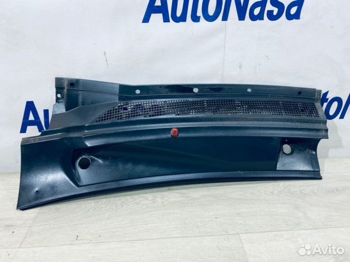 Решетка под лобовое стекло левая Nissan Armada SUV