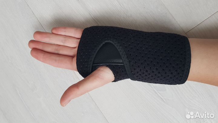 Бандаж/ортез на запястье, левый