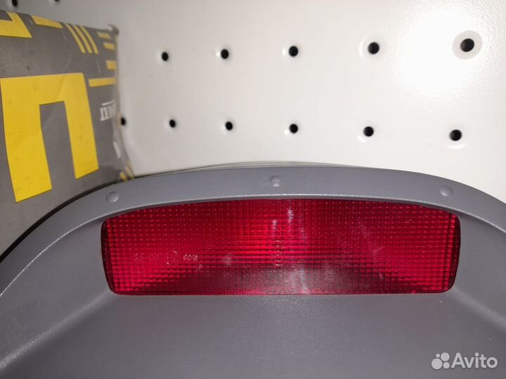 Renault Clio Symbol Дополнительный стоп-сигнал