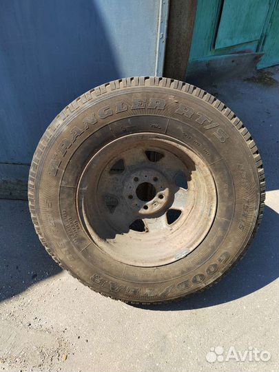 Запасное колесо Jeep Cherokee