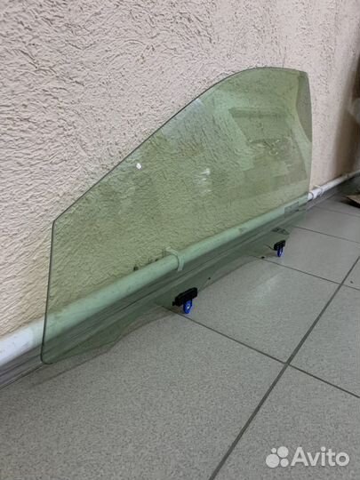 Toyota camry 70 стекло переднее правое левое