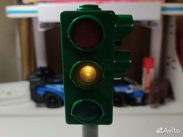 Светофор игрушка