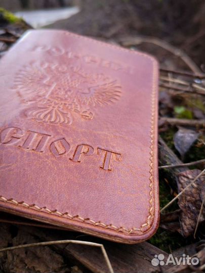 Обложка на паспорт из кожи ручной работы