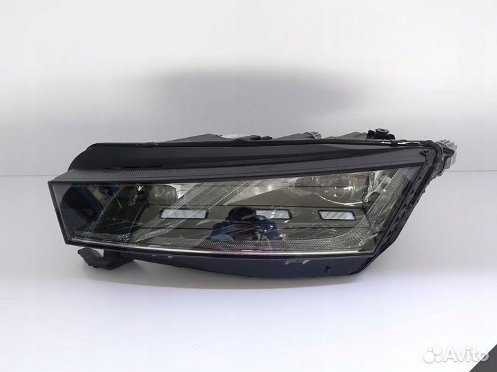 Фара левая Skoda Octavia IV (A8) 5E4941015A