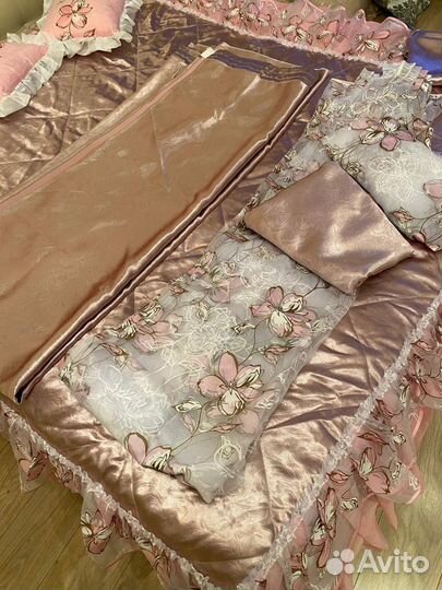 Покрывало, подушки, шторы, тюль, ламбрикен