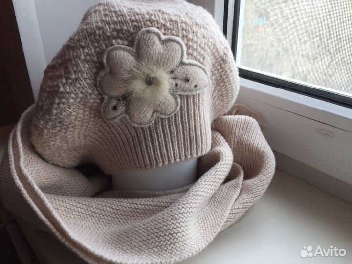 Берет женский вязаный