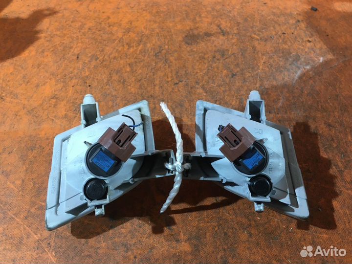 Фара противотуманная Mazda Mpv LY3P