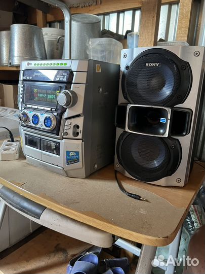 Музыкальный центр