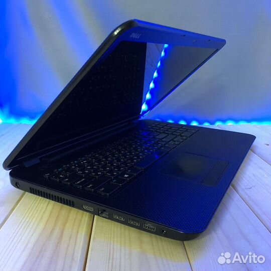 Ноутбук Dell Inspirion 3721