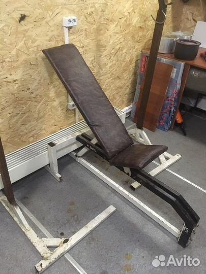 Скамья для жима со стойками