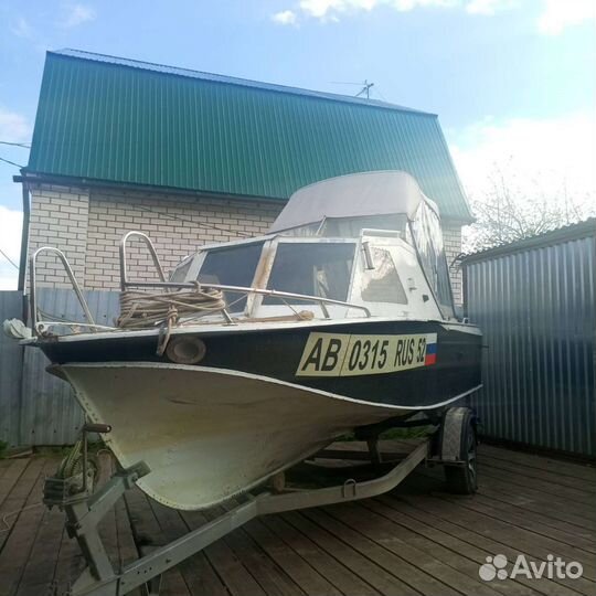 Продам Казанку 2м кабинный катер