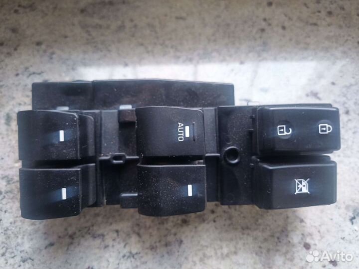 Кнопки стеклоподъёмника Hyundai