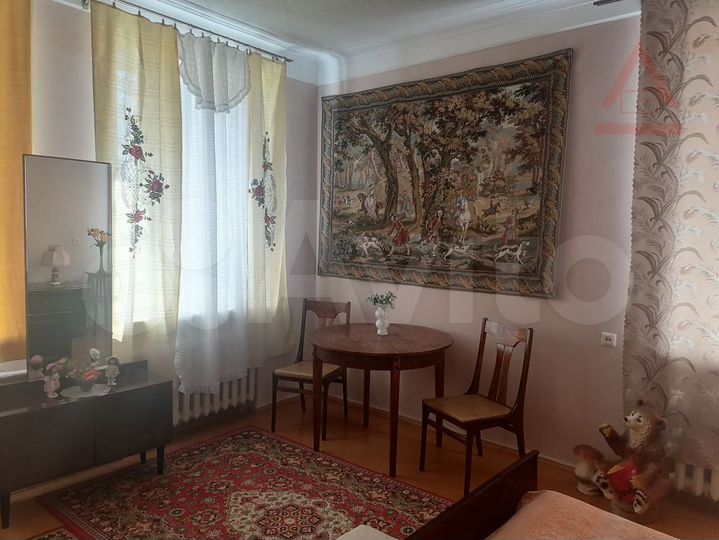 2-к. квартира, 60 м², 3/3 эт.