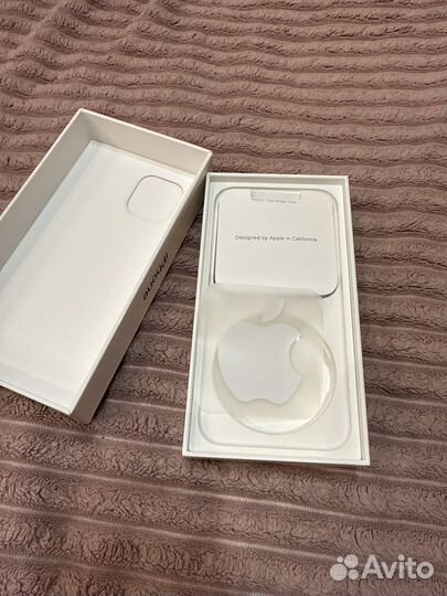 Коробка от iPhone 12