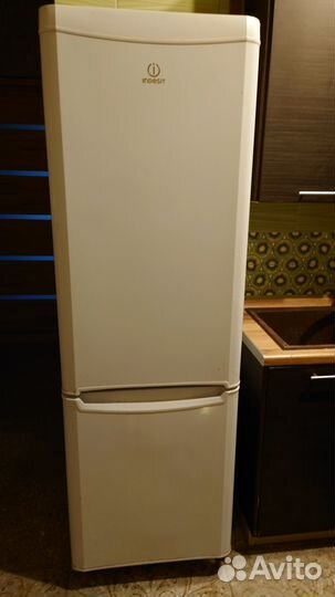 Холодильник indesit