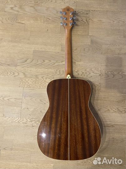 Акустическая гитара