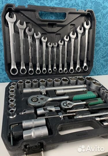 Набор инструментов (головок и ключей) 61 шт